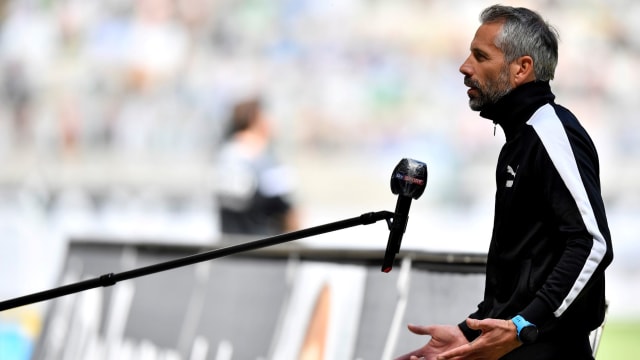 Marco Rose saat wawancara usai laga Gladbach vs Union. Foto: Martin Meissner / POOL / AFP