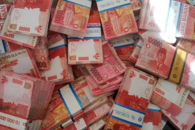 Cerita Pesugihan: Kisah Tobat Penyanyi Dangdut Bersusuk yang Sering Ganti Lelaki (36919)