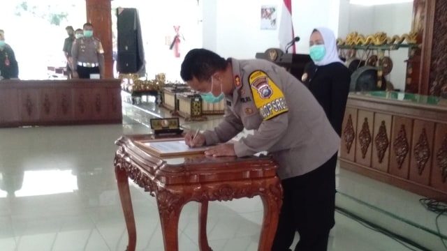 Pemkab Bojonegoro Teken Nota Kesepahaman Mal Pelayanan Publik Terpadu - kumparan.com