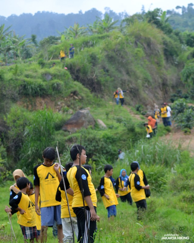 Trekking Perbukitan Dusun Kopi di Garut, Jawa Barat (38634)