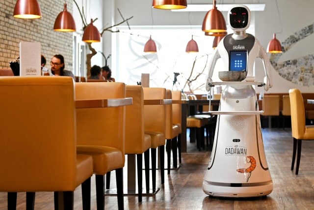 New Normal, Restoran di Belanda Gunakan Robot untuk Layani Pelanggan (9966)