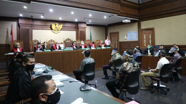 Eks Dirut Jiwasraya hingga Benny Tjokro Didakwa Rugikan Negara Rp 16,8 Triliun (661713)