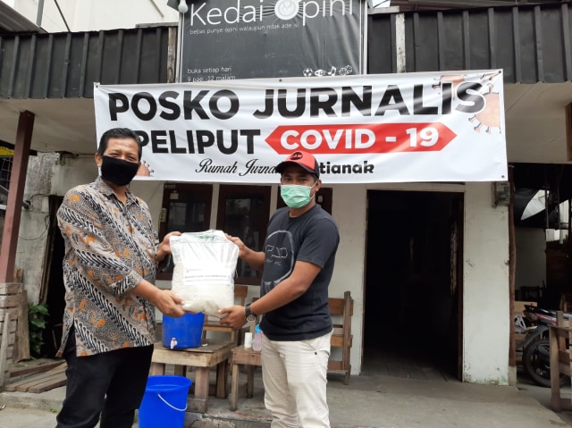Melihat Gerakan Sosial Jurnalis di Kalbar Bantu Warga yang Terdampak COVID-19 (237273)