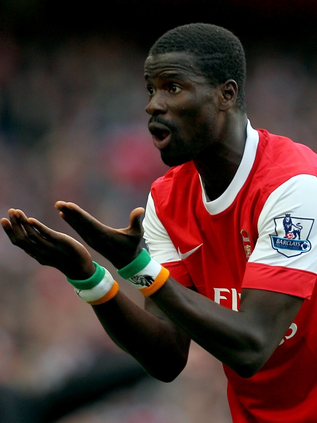 Emmanuel Eboue berjersi Arsenal. Foto: Getty Image/ Clive Rose