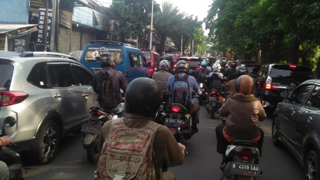 Kemacetan di kawasan Depok arah Tanjung Barat. Foto: Dok. Joko