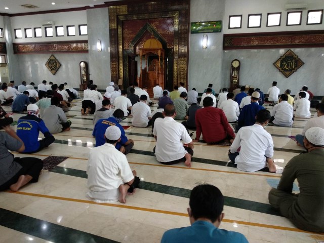 Corona Bisa Beterbangan di Udara, Muhadjir Imbau Khotbah Jumat Dipersingkat (504291)