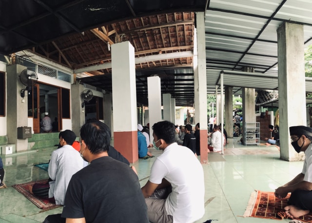 Salat Jumat 'Pertama' (619946)