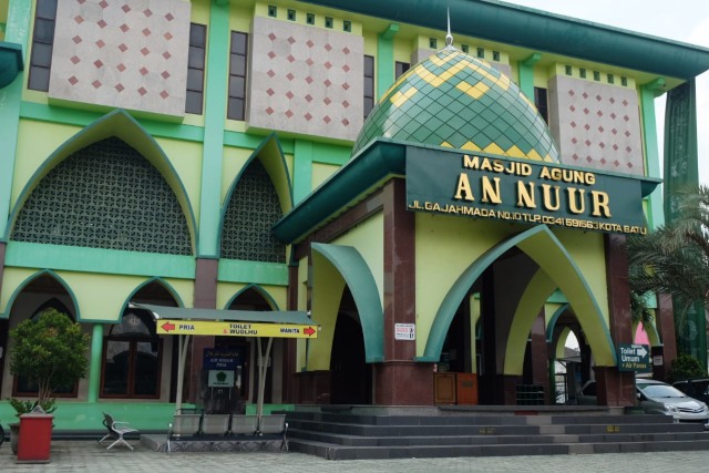 Masjid Agung An Nuur tampak depan. Foto: Rizal Adhi.