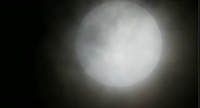 Gerhana bulan penumbra di langit Aceh terhalang awan cirrostratus. Foto: Dok. Kemenag Aceh