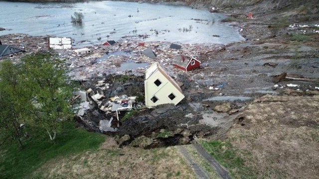 Rumah terkena tanah longsor. (Foto: Anders Bjordal/Dok. Direktorat Sumber Daya Air dan Energi Norwegia)