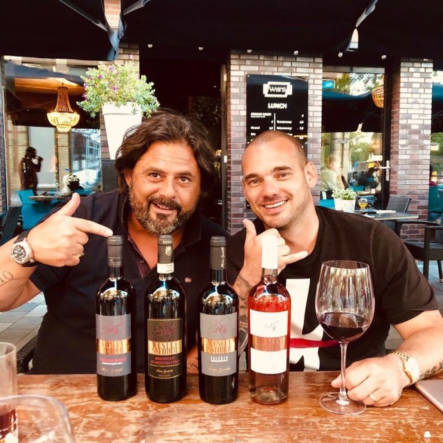 Ingin Tetap Minum Anggur Sebab Sneijder Tak Mau Sehebat Ronaldo dan Messi (132927)