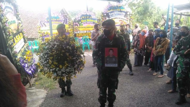 Pemberangkatan jenazah dari Semarang - foto : Facebook