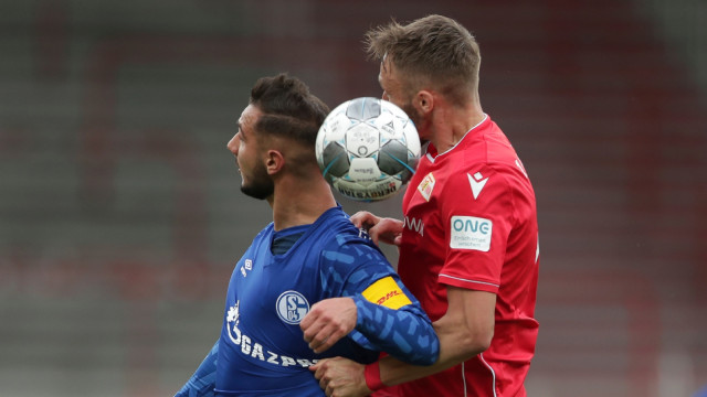 Bundesliga: Wolfsburg Bekap Bremen, Schalke Kembali Gagal Menang (476313)