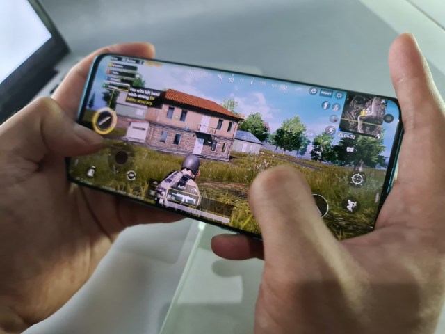 Review Xiaomi Mi 10: Desain Mewah, Kamera Banyak, Sesuai Fungsi (720901)