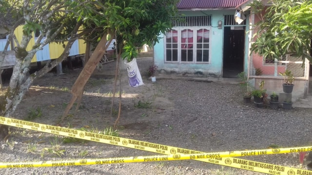 Rumah anggota DPRK Aceh Barat yang dilempari granat. Dok. Polda Aceh