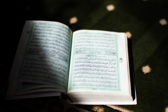 Illustrasi Al Quran. Foto: Unsplash