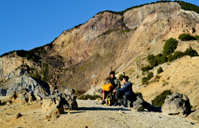 Menikmati Pendakian Gunung Papandayan di Garut (10534)