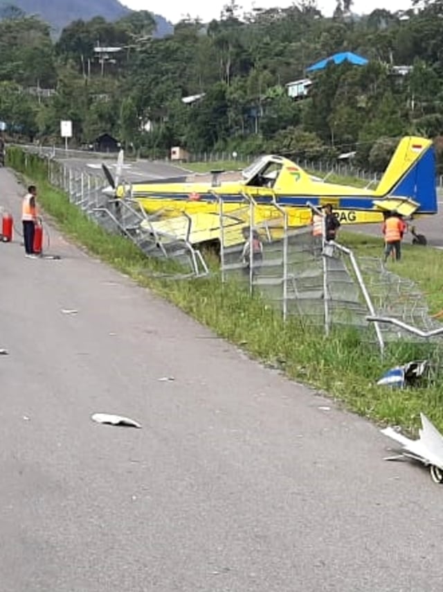 Pesawat Pelita Air tergelincir di Bandara Karubaga, Kabupaten Tolikara. Foto: Dok. Istimewa