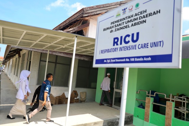 Ruang RICU di RSUDZA Banda Aceh, tempat merawat pasien dengan positif COVID-19. Foto: Suparta/acehkini