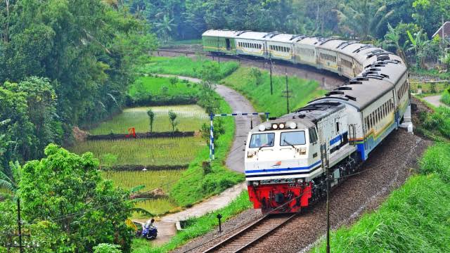 Kereta api Indonesia. Foto: Flickr