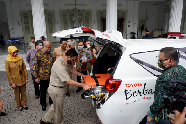 4 Unit Toyota Kijang Innova Ambulans buat Pemprov DKI Jakarta Lawan COVID-19 (6658)