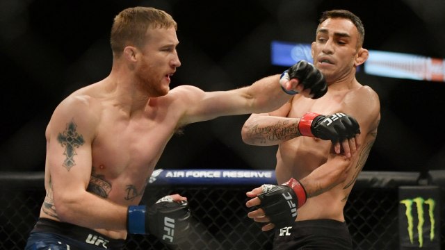 Duel UFC antara Justin Gaethje dan Tony Ferguson. Foto: Jasen Vinlove-USA TODAY Sports via Reuters