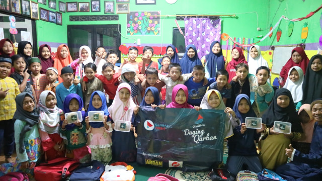 Program Bahtera Daging Kurban tahun 2019. Foto: dok. Komunitas Global Orbit Indonesia