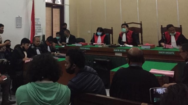 Suasana persidangan online Hakim Jamaluddin di Pengadilan Negeri Medan. Foto: Rahmat Utomo/kumparan