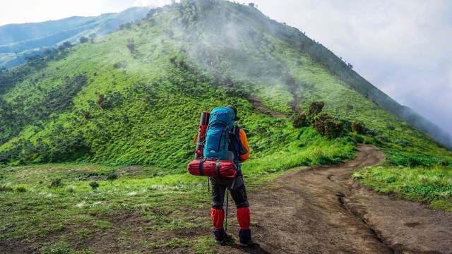 Ilustrasi pendaki gunung. Foto: Pixabay