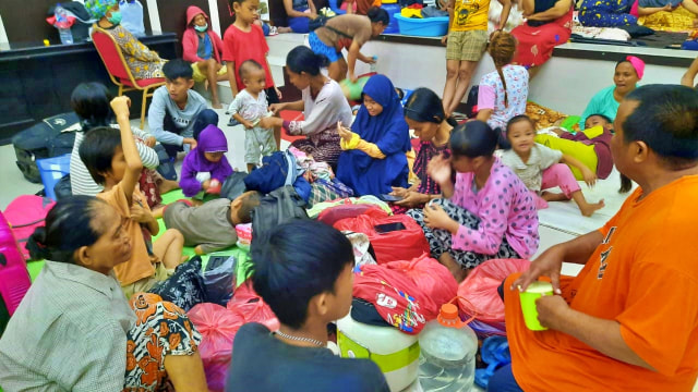 Di Tempat Pengungsian, Masyarakat Minta Diperhatikan Pemerintah Kota Gorontalo. Foto: Dok banthayoid (Wawan Akuba)