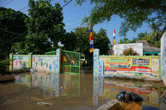 Kondisi depan Taman Kanak-Kanak (TK) Armata Tani, Jumat (12/6) | Foto : Syahwa Roza Hariqo/Lampung Geh