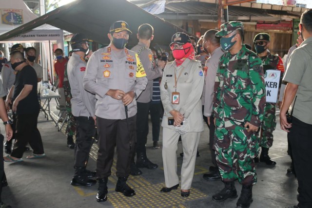 Kapolda Metro lakukan pemeriksaan di Gandaria City, Tanah Abang Plaza Indonesia. Foto: Polda Metro Jaya