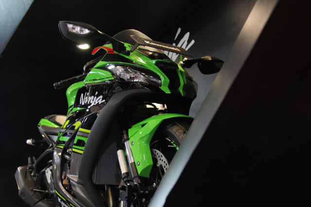 Superbike Kawasaki Ninja ZX-10R. Foto: Bangkit Jaya Putra/kumparan