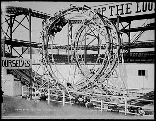 Loop the Loop, roller coaster kedua di Pulau Coney. Dok: Wikimedia
