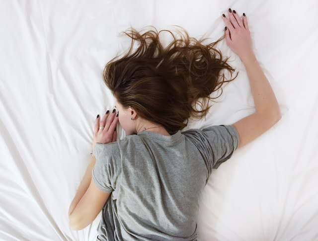Tidur diketahui lebih bermanfaat dibandingkan duduk diam (sumber: Pixabay)