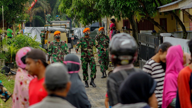 Foto: Evakuasi Bangkai Pesawat Hawk yang Jatuh di Riau (109740)