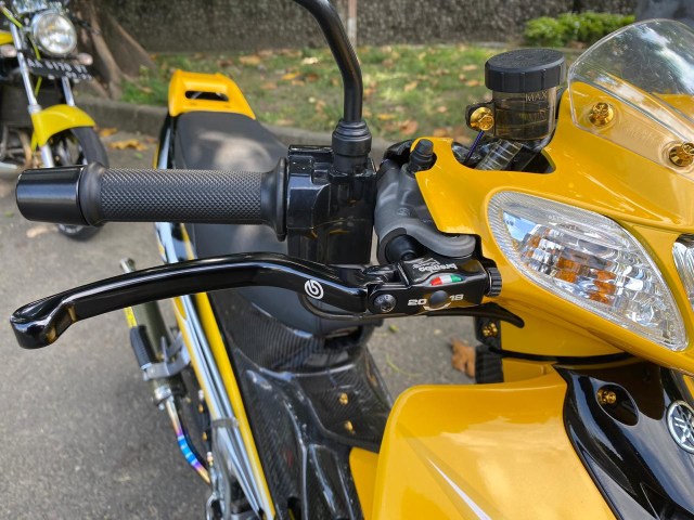 Mengapa Knalpot Sepeda Motor Identik di Sebelah Kanan? (97039)