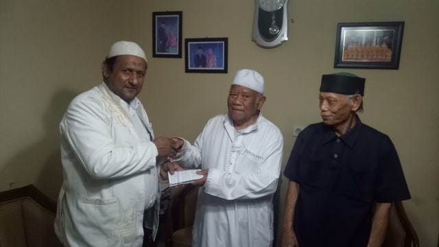 Drs. KH. Ahmad Rifa'i Menurut Saya : Catatan Kebersamaan Dengan Abah (10)
