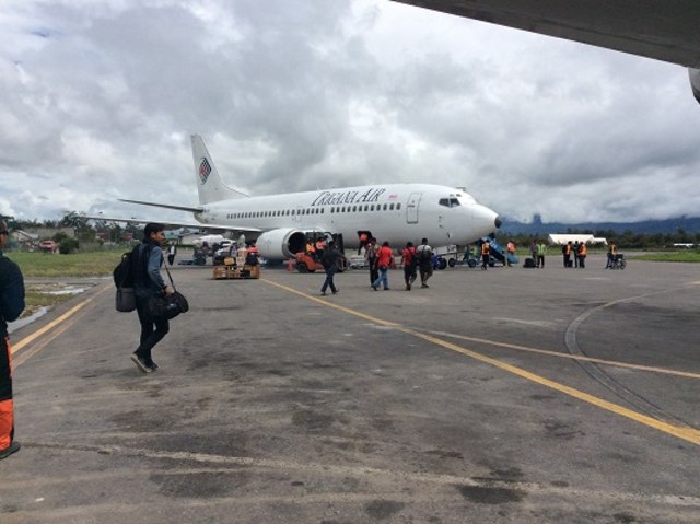 Bandara Wamena di Kabupaten Jayawijaya mulai dibuka dalam relaksasi tahap II dalam pencegahan penyebaran corona  di Papua. (BumiPapua.com/Katharina) 