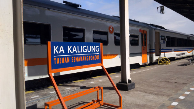 KA Kaligung kembali dioperasikan di Stasiun Cirebon, Jawa Barat. (Ciremaitoday)
