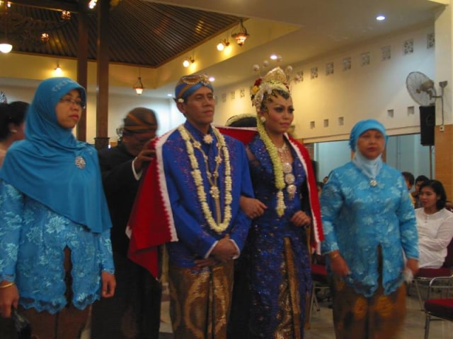 Pernikahan adat Jawa. Dok: wikimedia