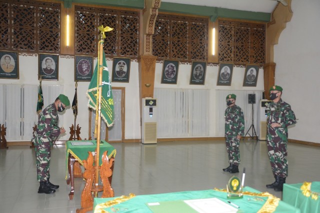 Pangdam IM Mayten TNI Hassanudin memimpin sertijab pejabat Kodam Iskandar Muda, Sabtu (20/6). Foto: Dok. Pendam IM