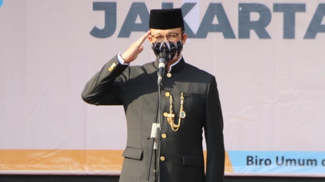 Gubernur DKI Jakarta, Anies Baswedan saat menghadiri upacara HUT Jakarta. Foto: PPID DKI Jakarta
