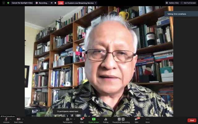 Errol Jonathans, CEO Media Suara Surabaya Menyampaikan Bahwa Media Massa Mainstream Boleh Dimanfaatkan Sebagai Saluran Solusi Kurangi Kecemasan Publik Melalui Berbagai Acara Interaktif