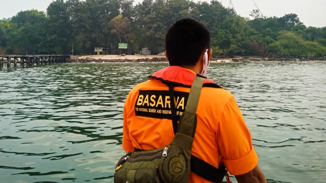 Tim SAR lakukan pencarian di perairan Kepulauan Seribu Foto: Dok. Istimewa