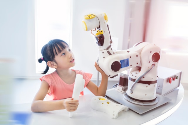 com-Ilustrasi anak melakukan percobaan merangkai robot. Foto: Shutterstock