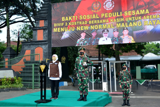 Bakti Sosial Peduli Sesama. Foto: dok Divif 2 Kostrad.