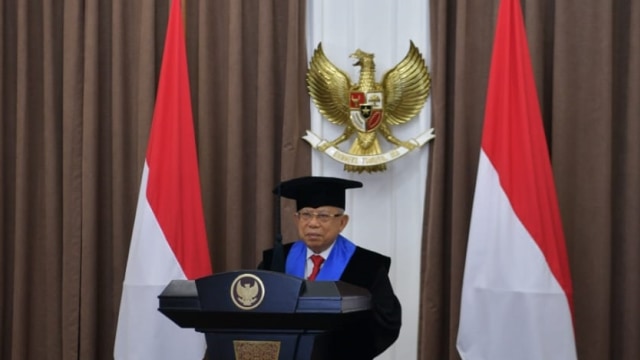 Wakil Presiden Ma'ruf Amin saat memberikan orasi ilmiah dalam acara penganugerahan gelar Honoris Causa UMI Makassar. Foto: Dok. Setwapres
