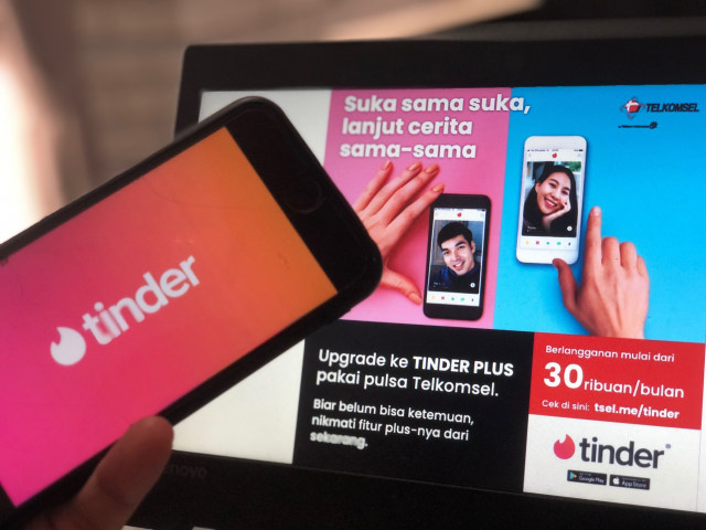 Telkomsel bersama Tinder berkolaborasi untuk menghadirkan fasilitas voucher Tinder Plus, keanggotaan premium Tinder yang bisa diakses melalui Dunia Games dan Upoint ID. Foto: Dok Telkomsel