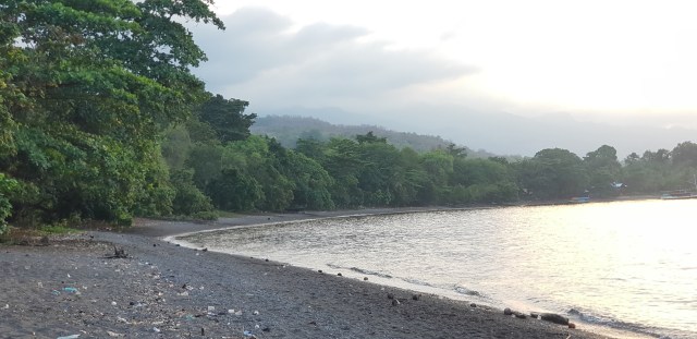 Objek wisata Pantai Wairterang. Foto: Mario WP Sina.